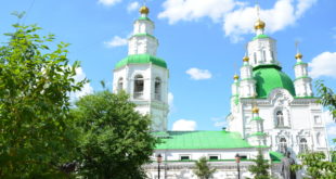 Krasnojarsk – Wasserfontänen und Gebirgslandschaften